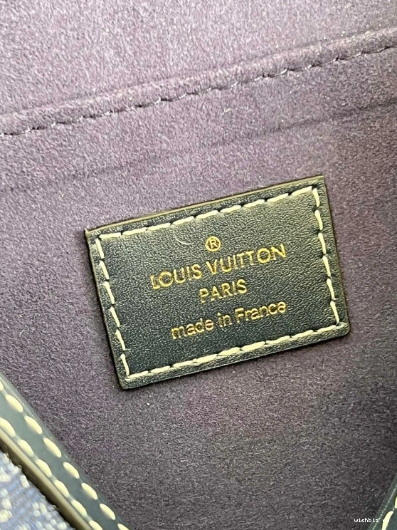 WIS DAUPHINE MM VUITTON LOUIS 1001